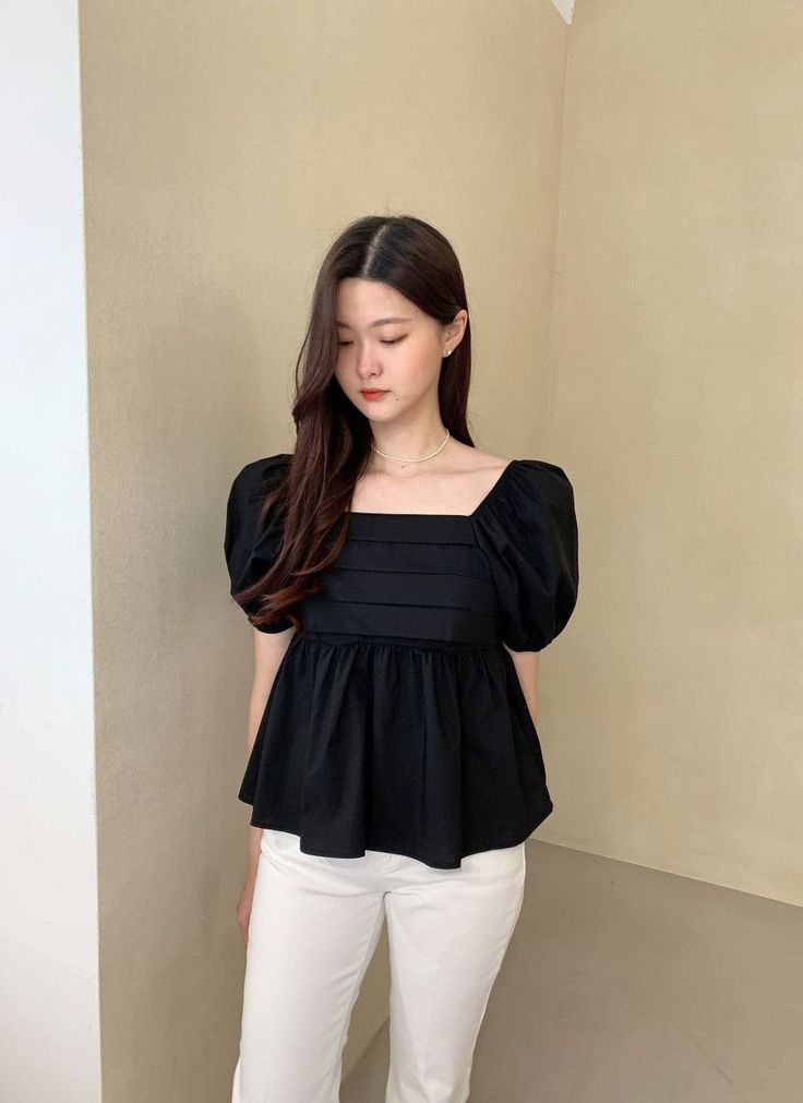 Square-Neck Pleated Puff Sleeve Top
