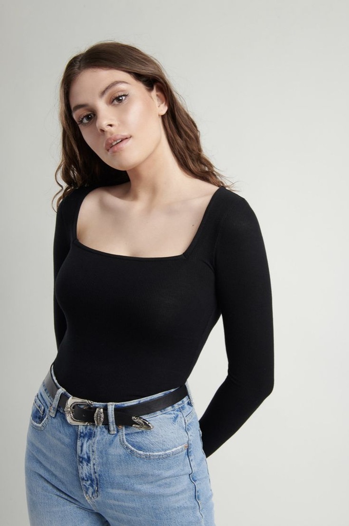 Northline Black Lycra Sqaure Neck Long Sleeves Crop-Top
